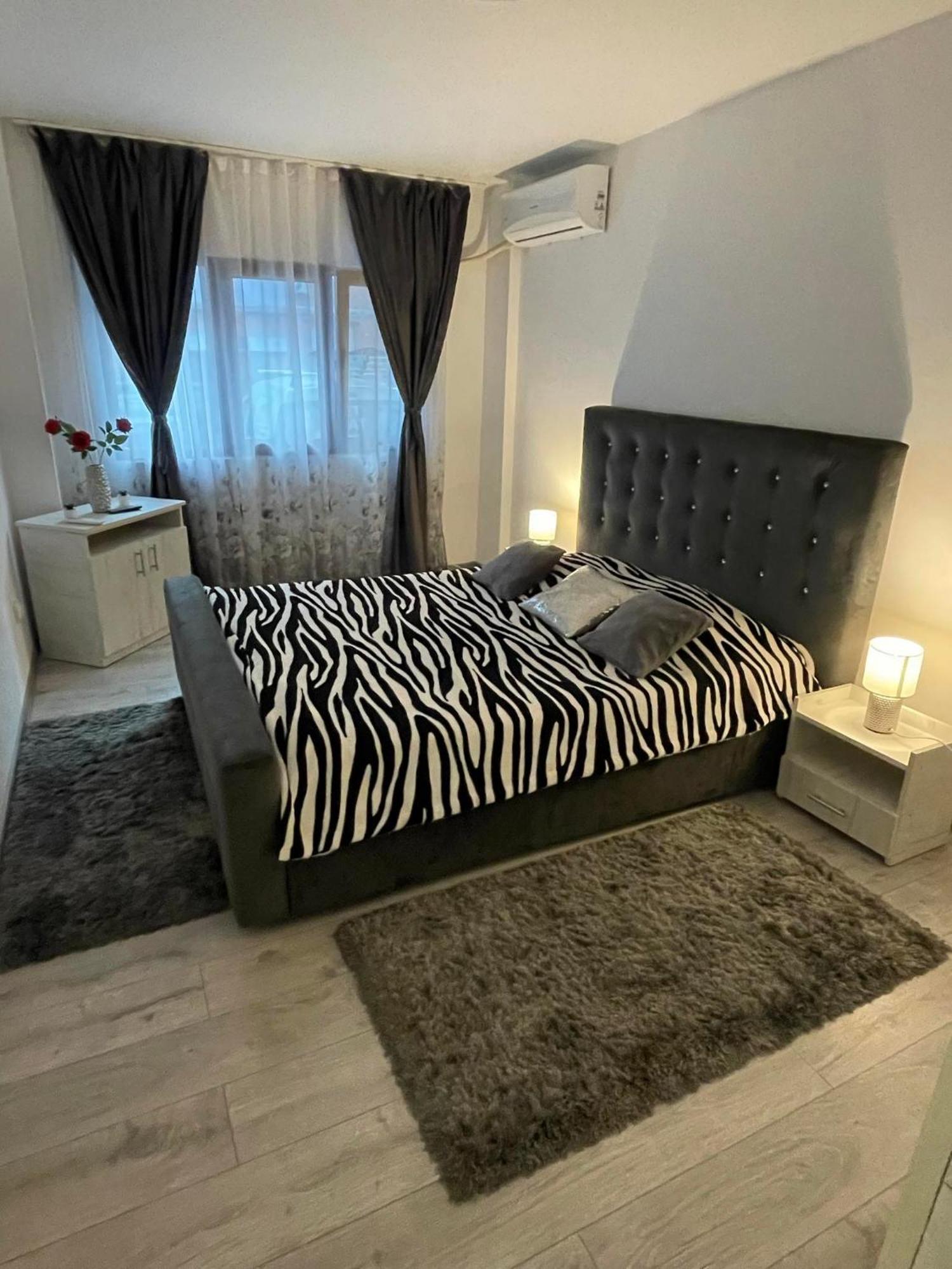 Apartament Nectaria Беїле-Херкулане Екстер'єр фото
